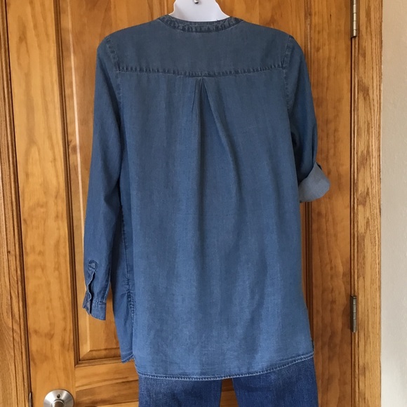 Maternity button down shirt - Picture 3 of 5